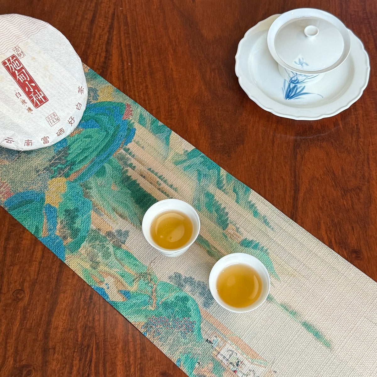 2019 Yunnan Aged White Tea Cake and Brewed Tea Liquor