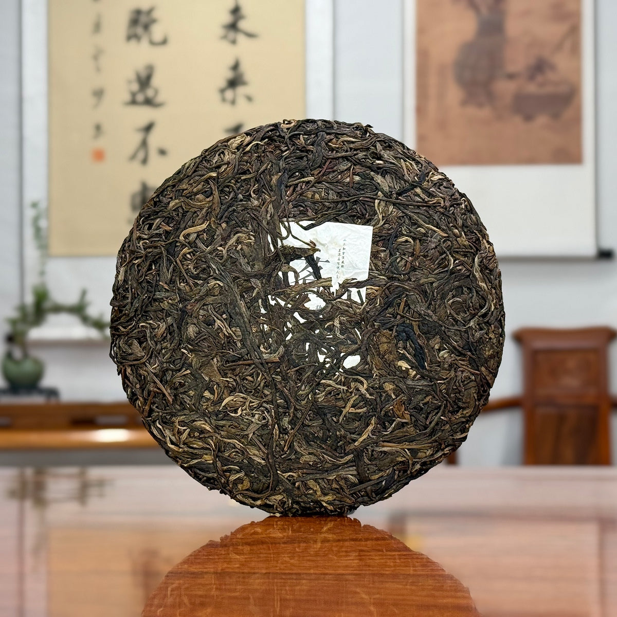 Leaf structure and texture of the 2019 Xi Niu Tang Ancient Tree Raw Pu-erh Tea Cake
