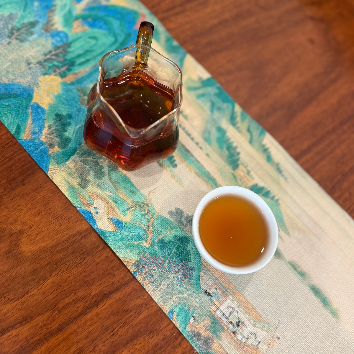 Da Hong Pao (Big Red Robe) Rock Oolong Tea brewed in Chinese Tea Group
