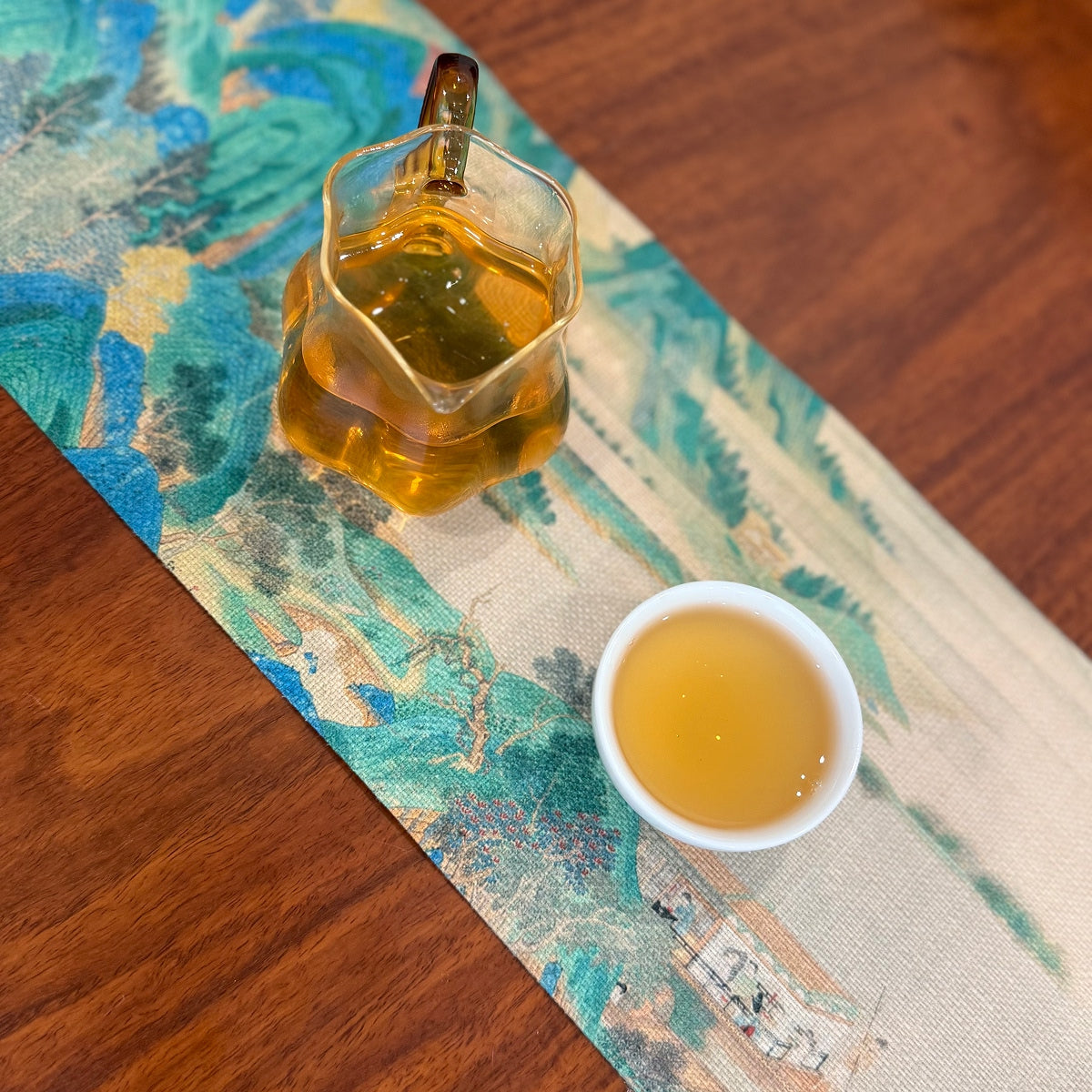 Premium Duck Shit Dan Cong Oolong Tea brewed at Chinese Tea Group 