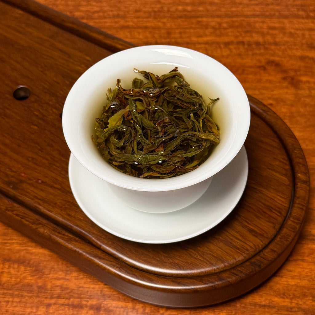 Dan Cong Oolong Tea Da Wu Ye (Big Dark Leaf) - Phoenix Mountain Gongfu brewing showing tea art steps
