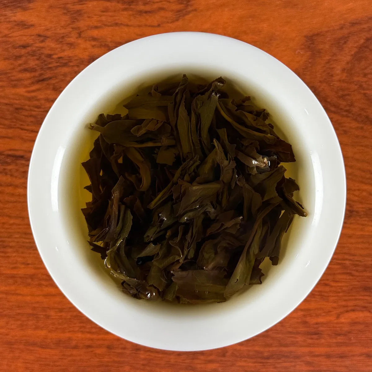 Brewing Dan Cong Huang Zhi Xiang (Yellow Branch Aroma) tea in a gaiwan