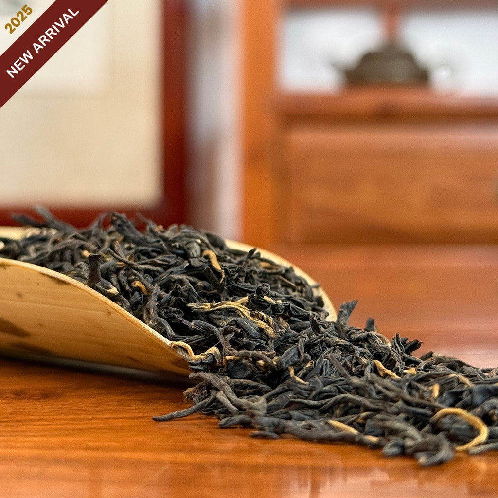 Jin Jun Mei Black Tea (Golden Eyebrow) dry leaves in Chinese Tea Group online store detail shot
