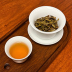 Oolong Tea Mi Lan Xiang Dan Cong (Honey Orchid Aroma) brewed tea liquor showing golden color and clarity