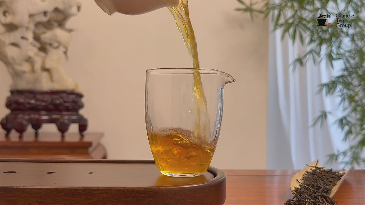 Loose Leaf Raw Pu-erh Tea 2022 Bing Dao real tea liquor video showing clear, vibrant tea color