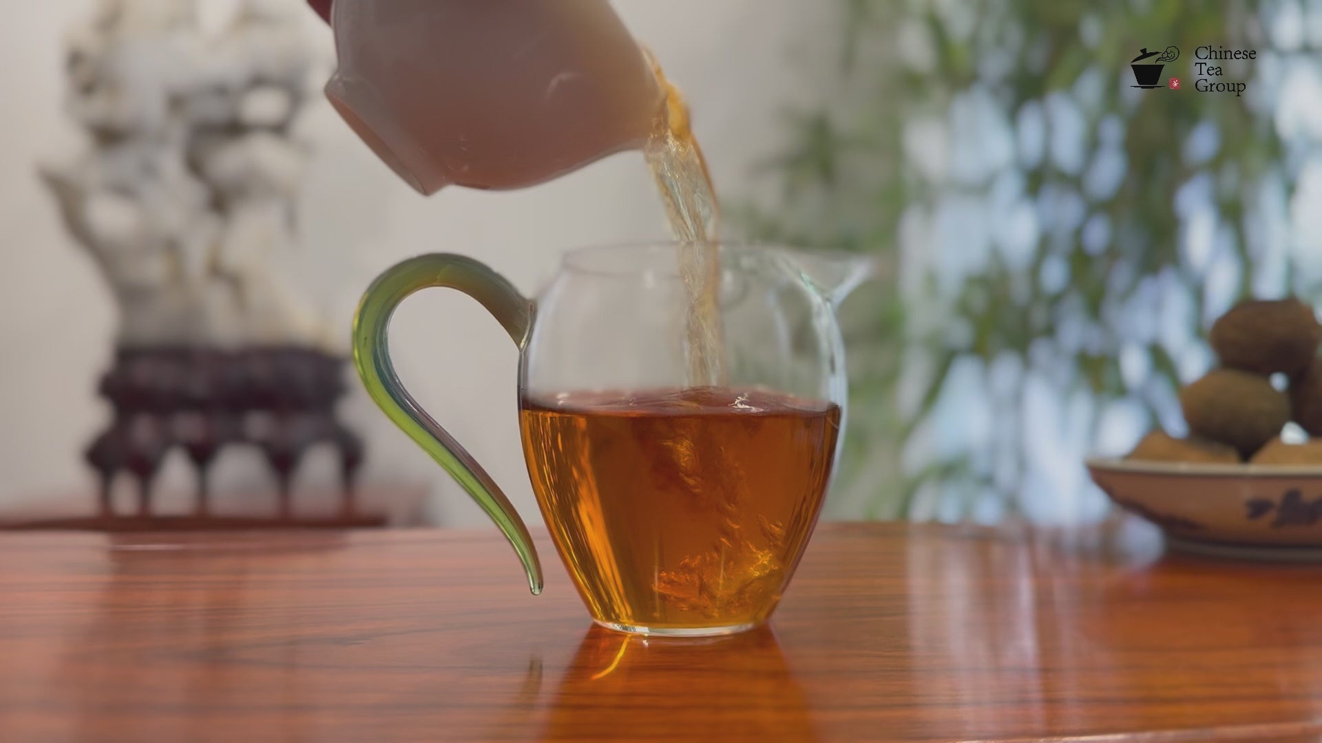 Pouring Tianma Tangerine Pu-erh Tea – 2023 tea liquor