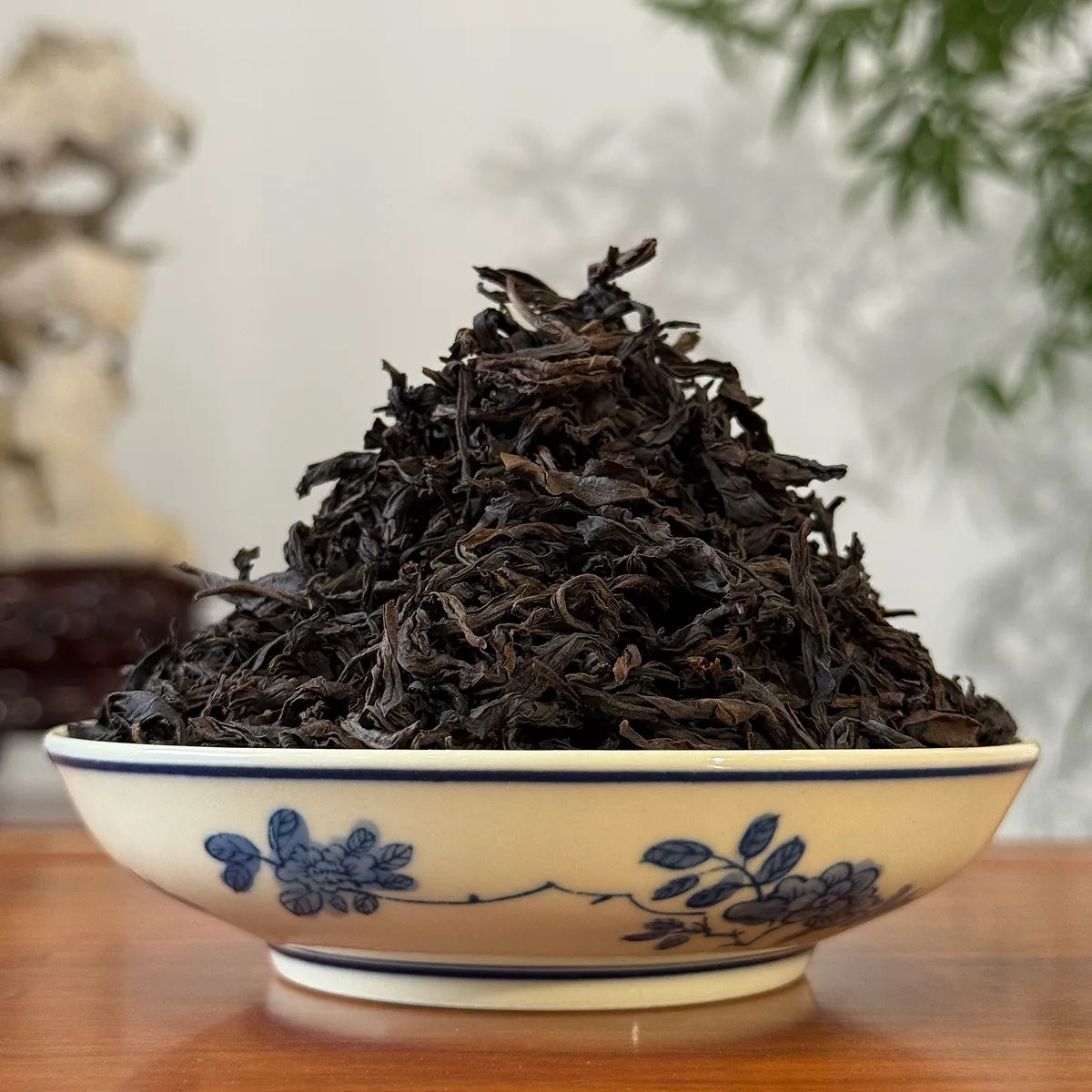 Close-up of Shui Xian (Shui Hsien / Narcissus) Wuyi rock oolong tea